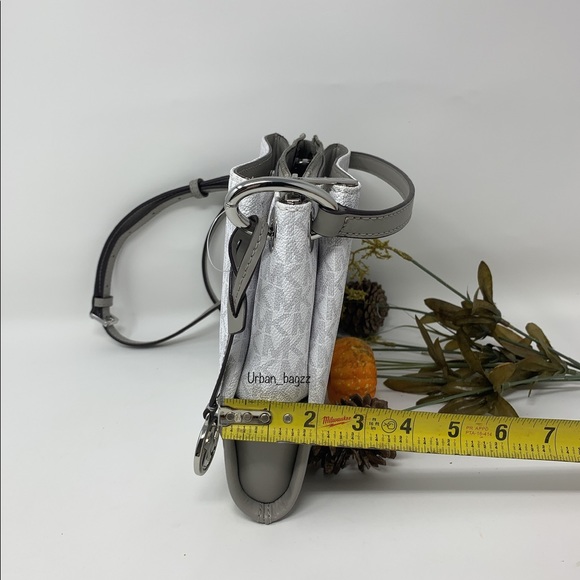 Michael Kors Nicole Triple Compartment Crossbody - Picture 3 of 12